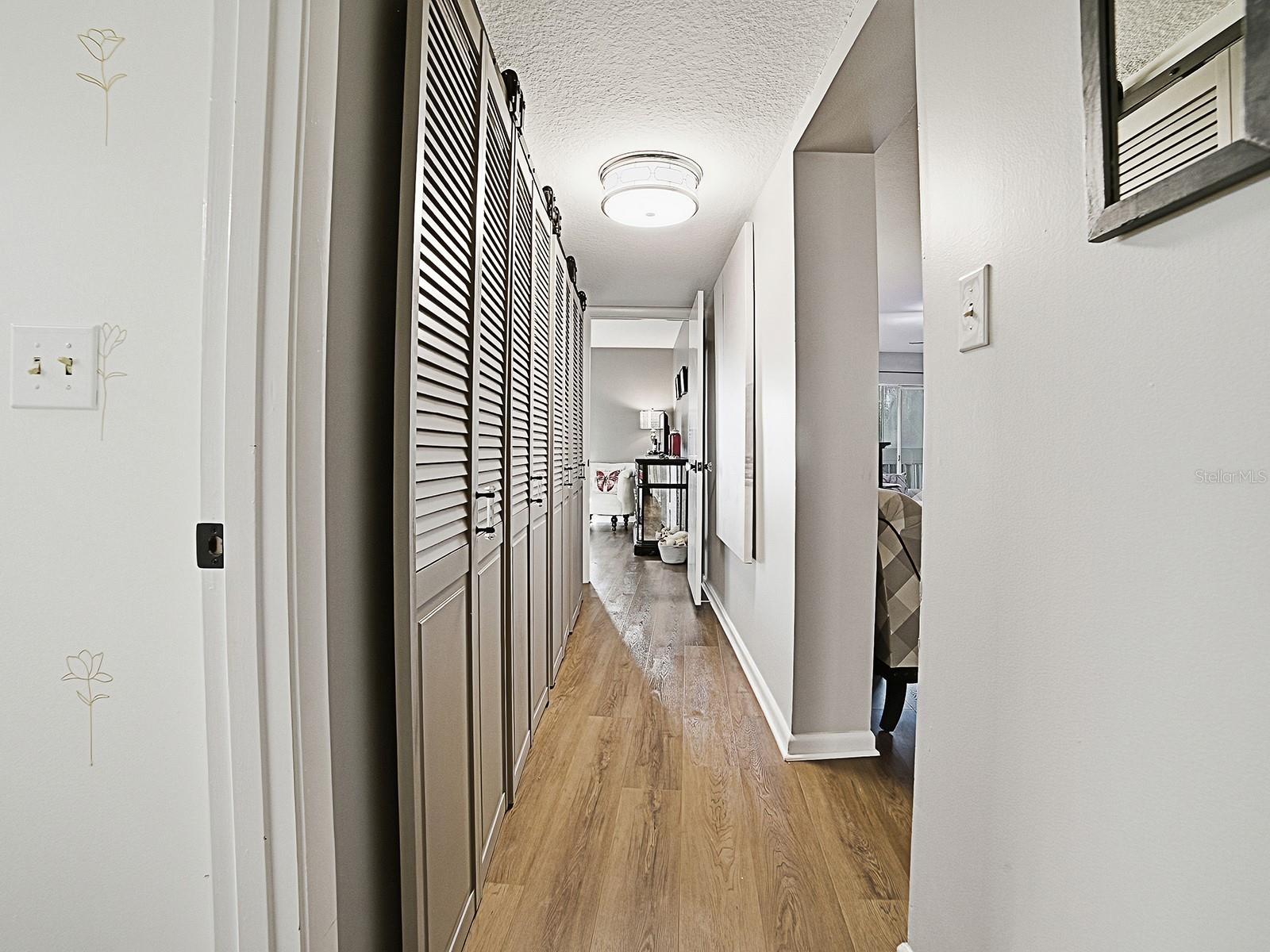 MOUNT DORA VILLA DORA CONDO UNIT 01 - Residential