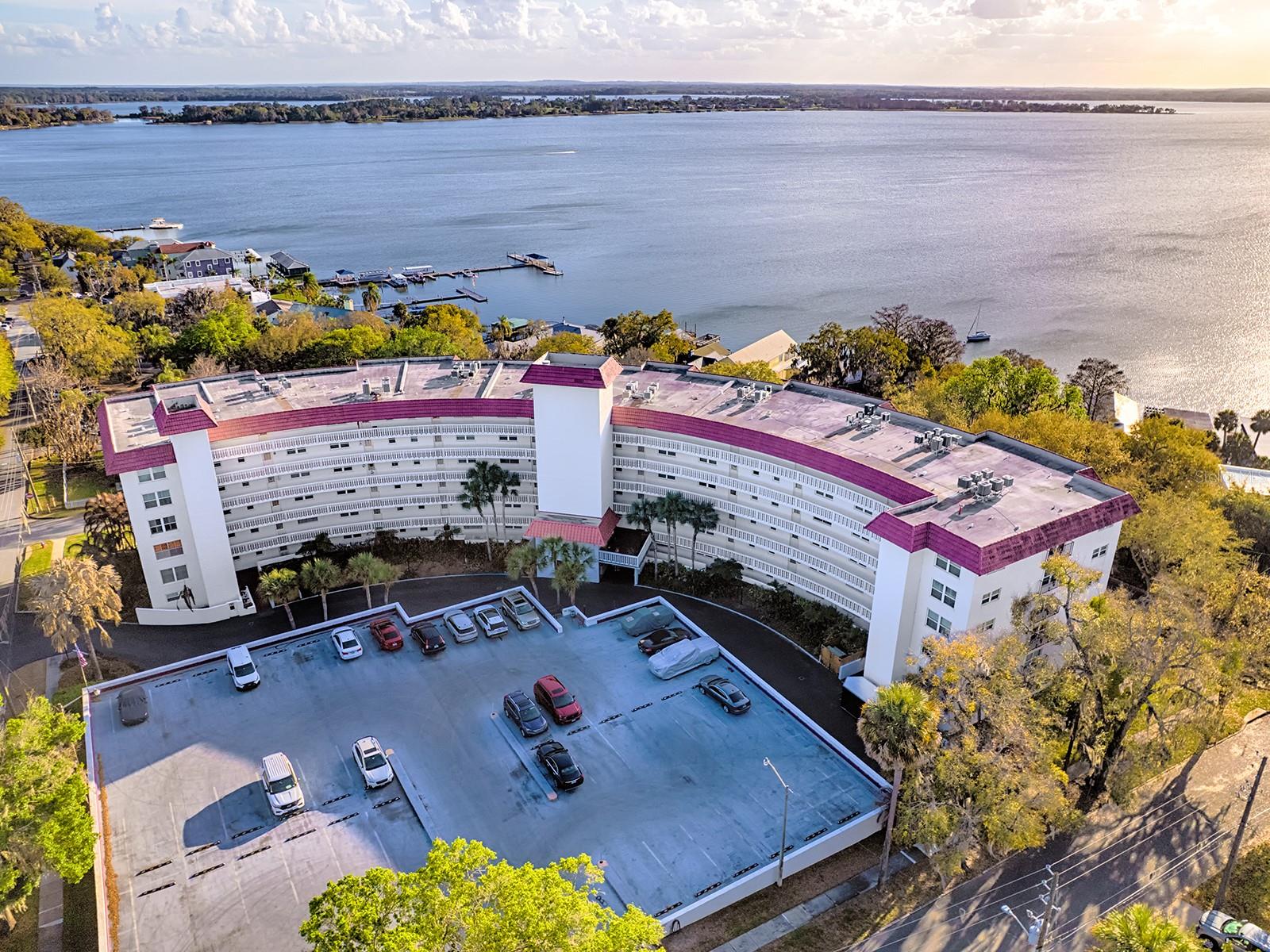 MOUNT DORA VILLA DORA CONDO UNIT 01 - Residential