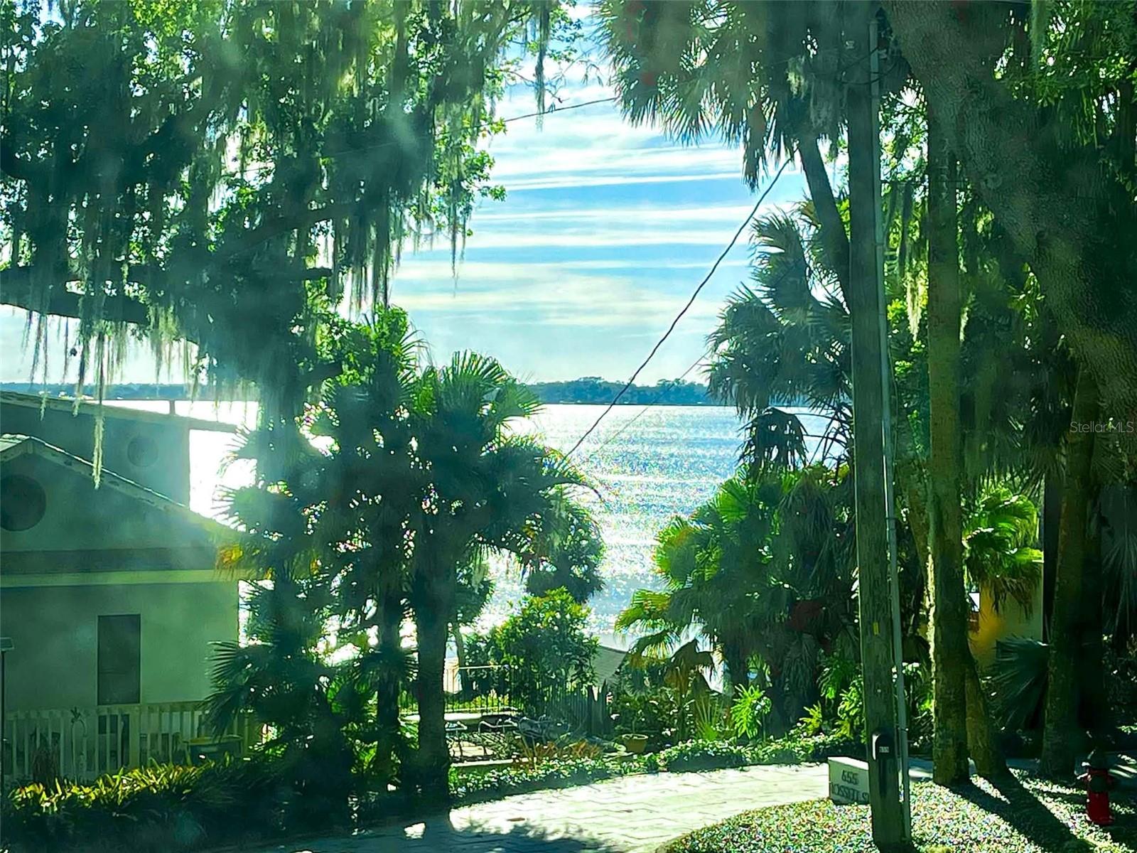 MOUNT DORA VILLA DORA CONDO UNIT 01 - Residential