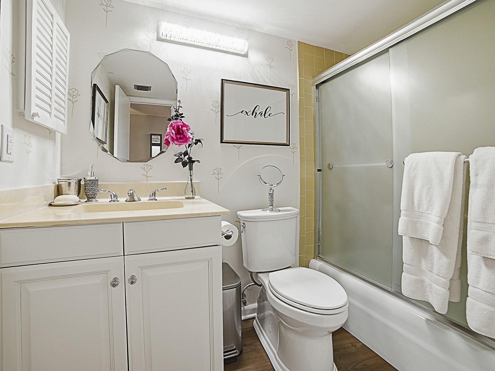 MOUNT DORA VILLA DORA CONDO UNIT 01 - Residential