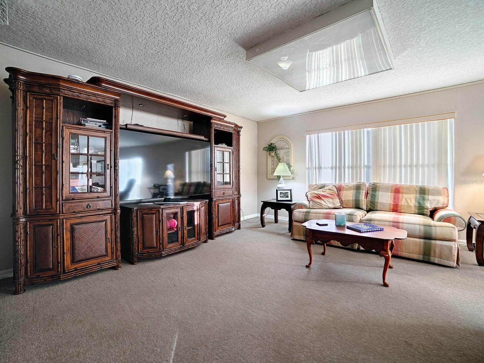 MOUNT DORA VILLA DORA CONDO UNIT 01 - Residential