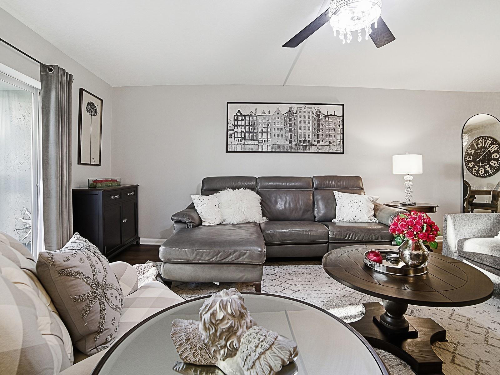 MOUNT DORA VILLA DORA CONDO UNIT 01 - Residential