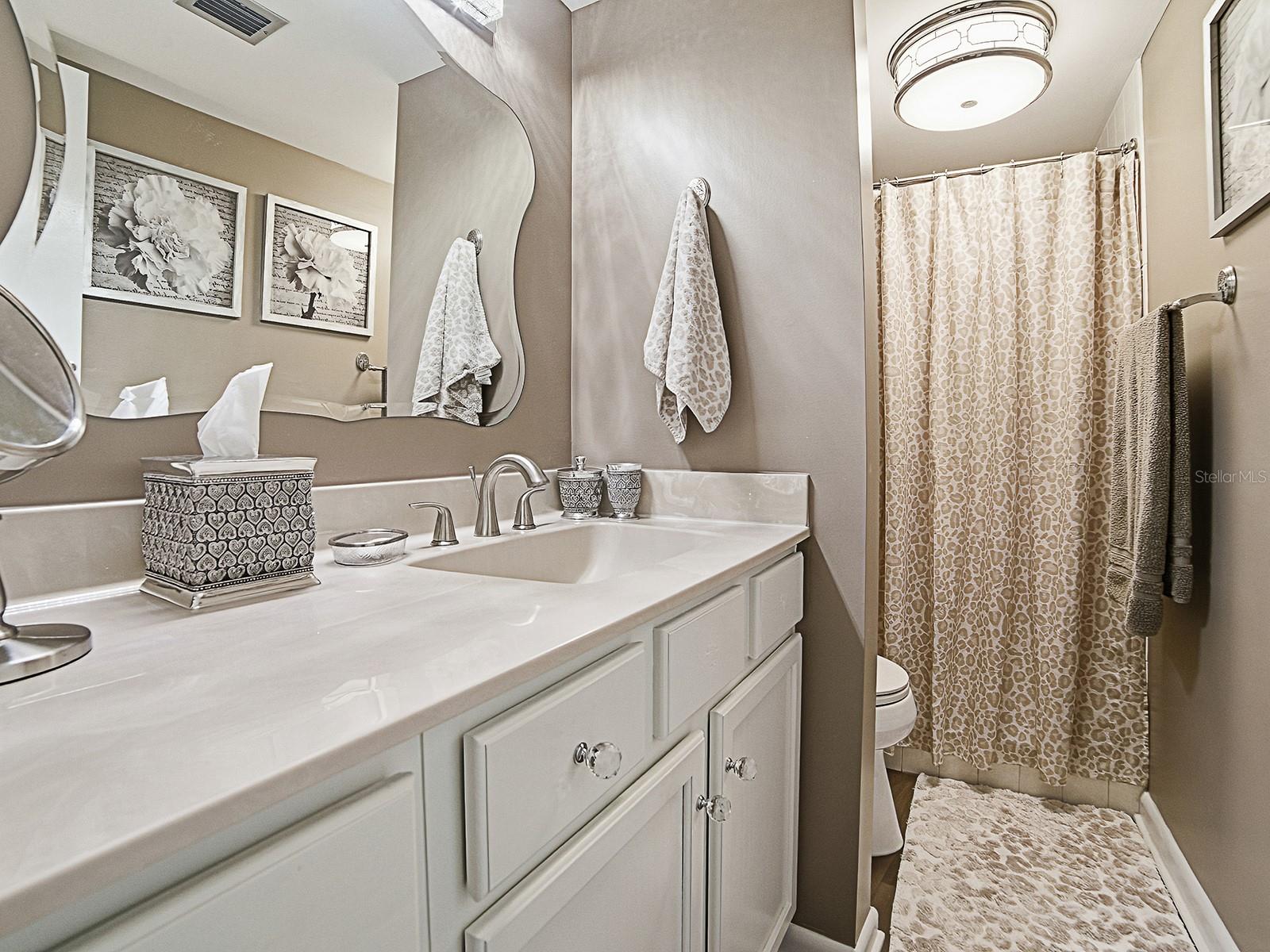 MOUNT DORA VILLA DORA CONDO UNIT 01 - Residential