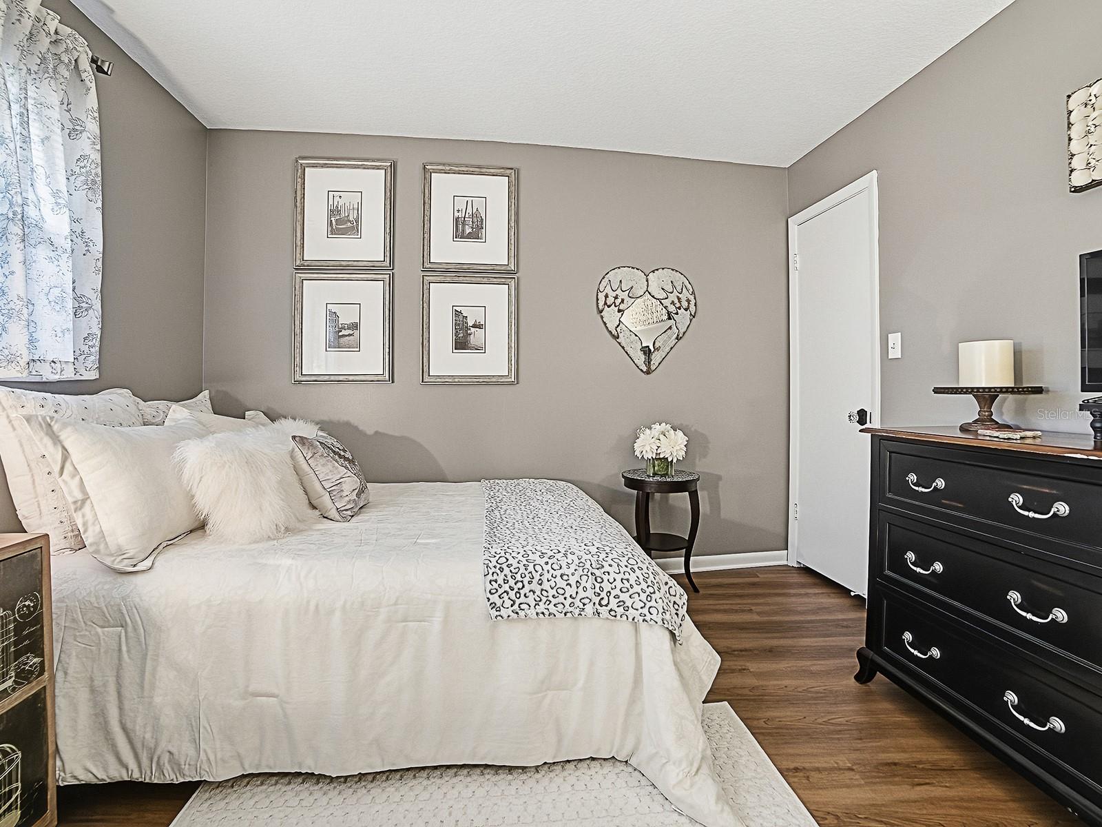 MOUNT DORA VILLA DORA CONDO UNIT 01 - Residential