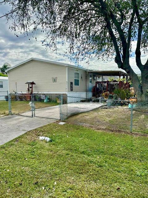 A home in PUNTA GORDA