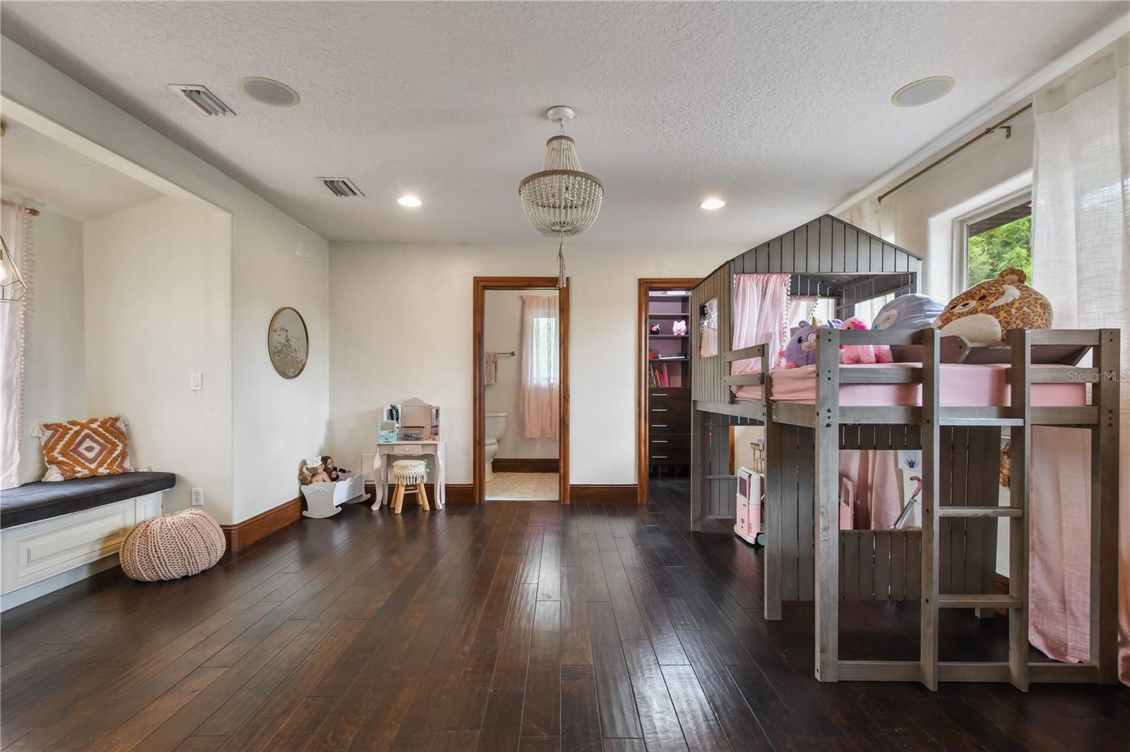 CHICKASAW TRAIL ESTATES 51 100 - Residential