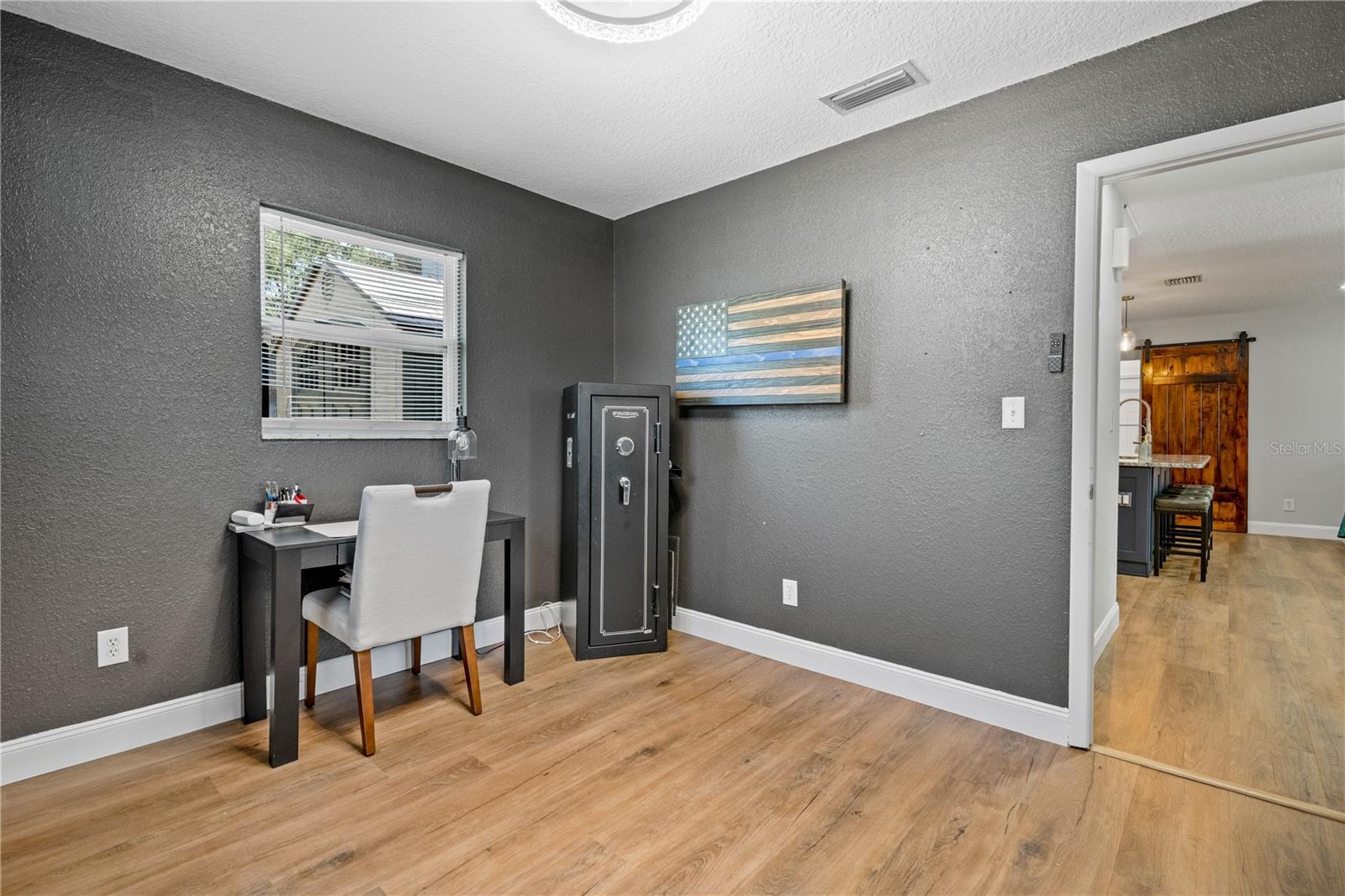 COLLEGE MANOR - Residential