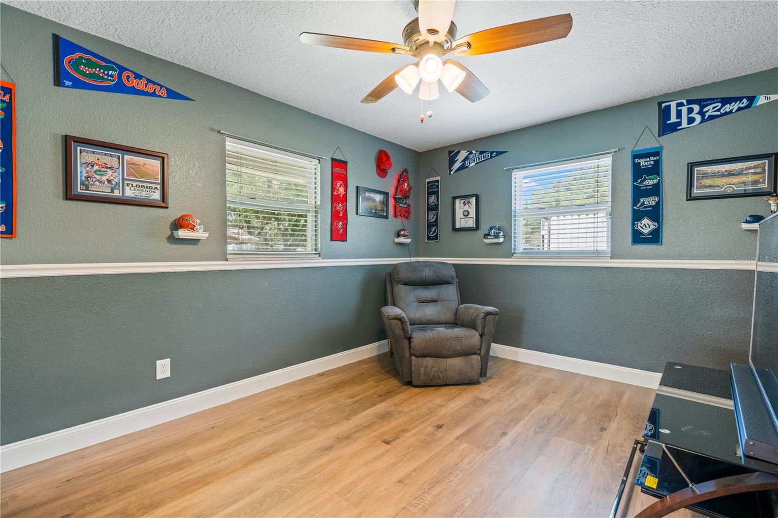 COLLEGE MANOR - Residential