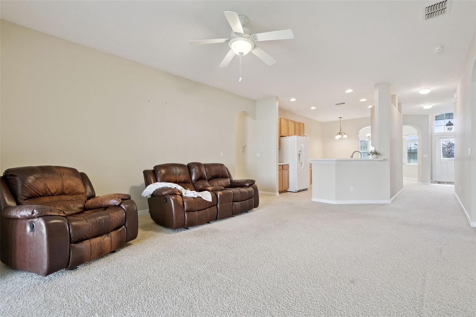 TRADITIONS PH 01 - Residential