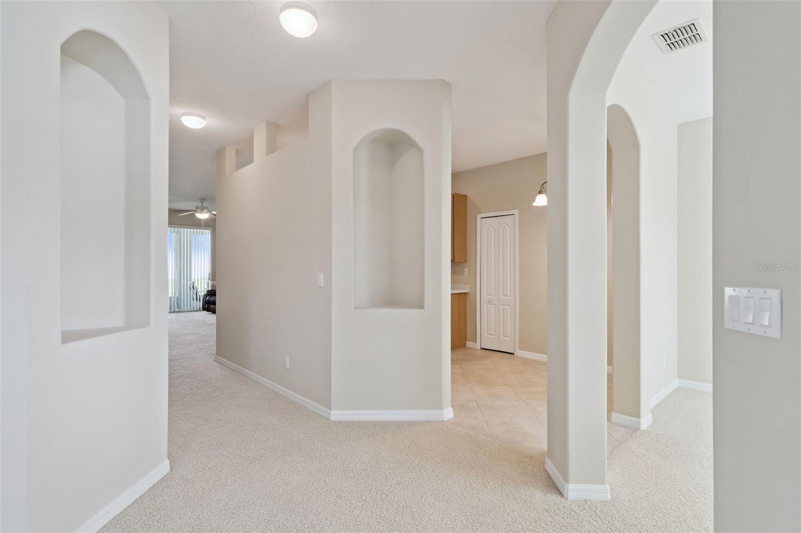 TRADITIONS PH 01 - Residential