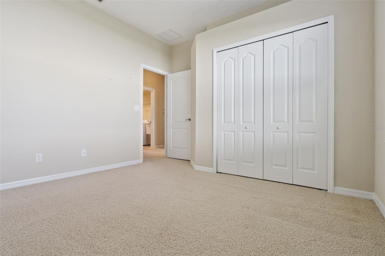 TRADITIONS PH 01 - Residential