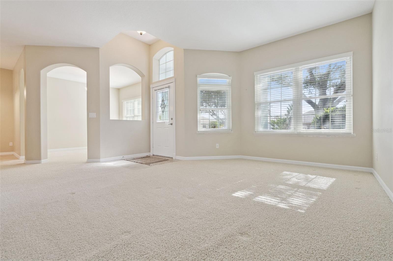 TRADITIONS PH 01 - Residential