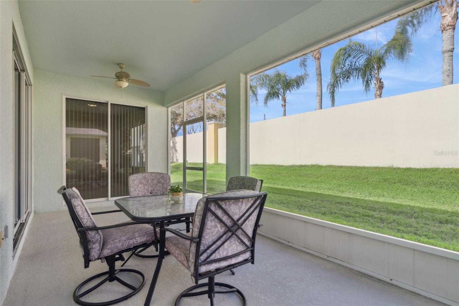 TRADITIONS PH 01 - Residential