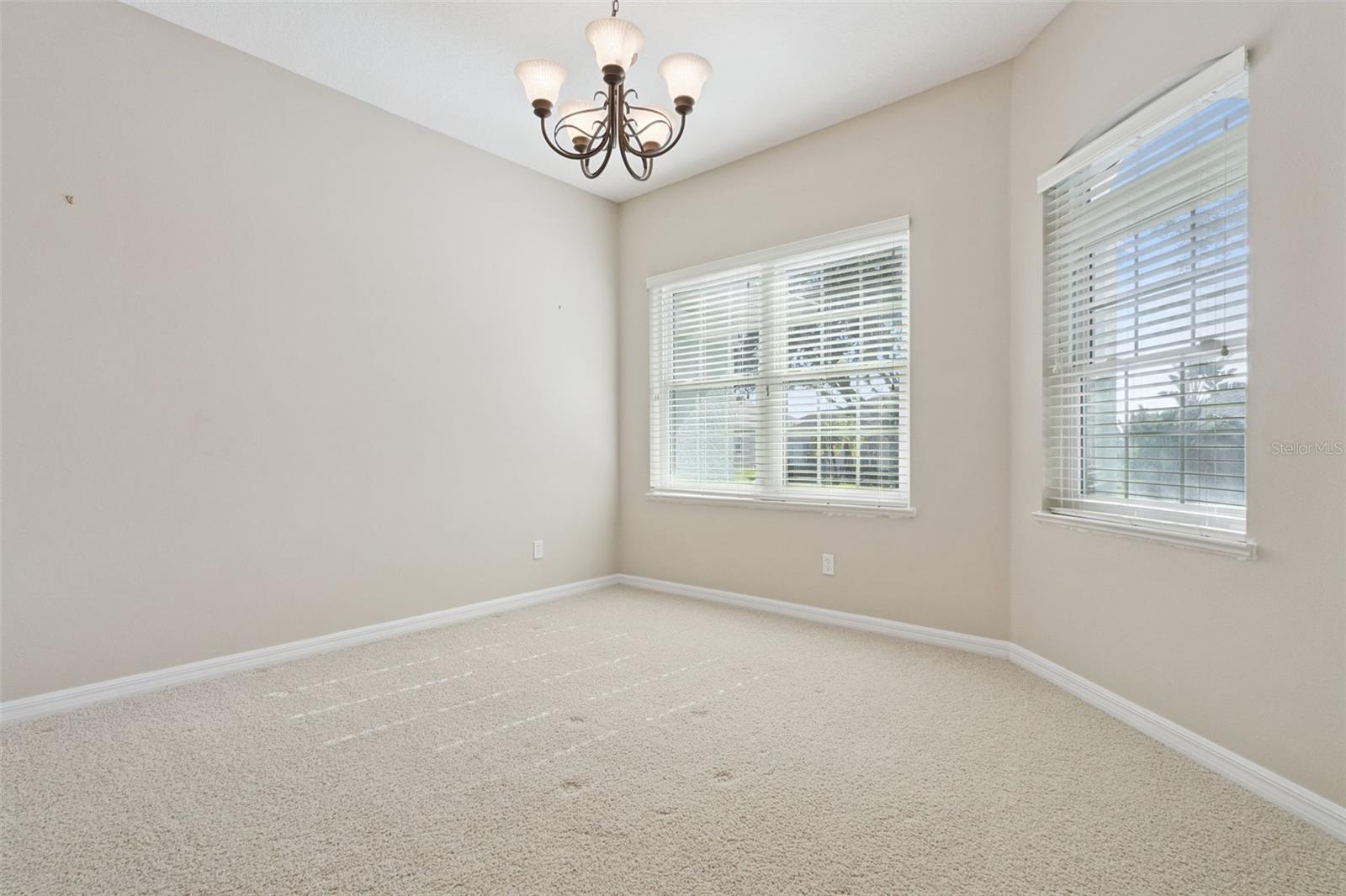 TRADITIONS PH 01 - Residential