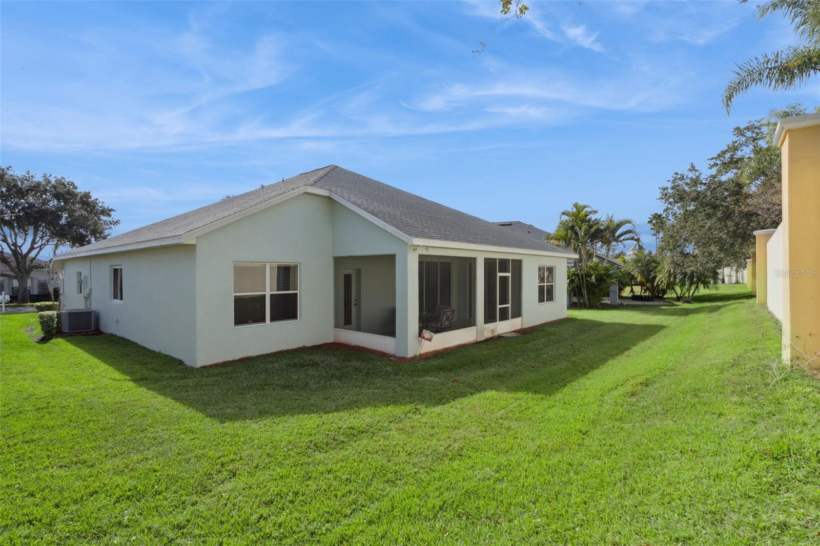 TRADITIONS PH 01 - Residential