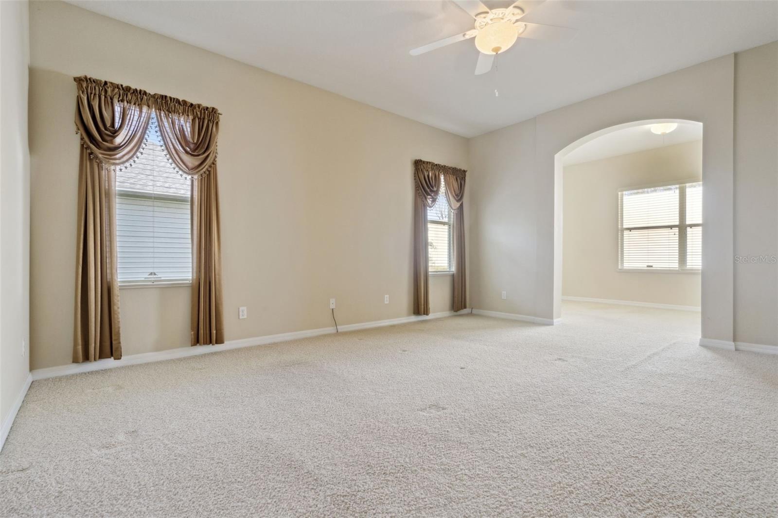 TRADITIONS PH 01 - Residential