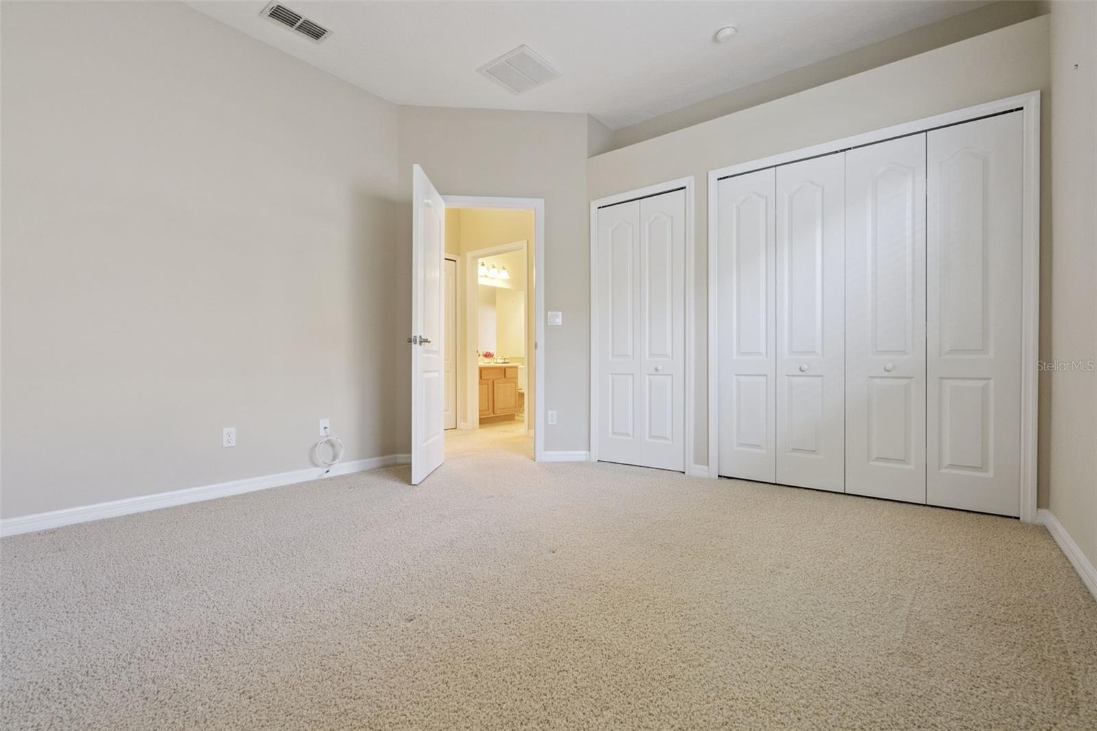 TRADITIONS PH 01 - Residential