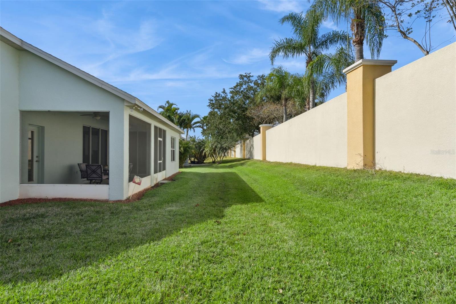 TRADITIONS PH 01 - Residential