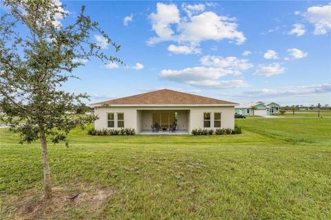 A home in AUBURNDALE