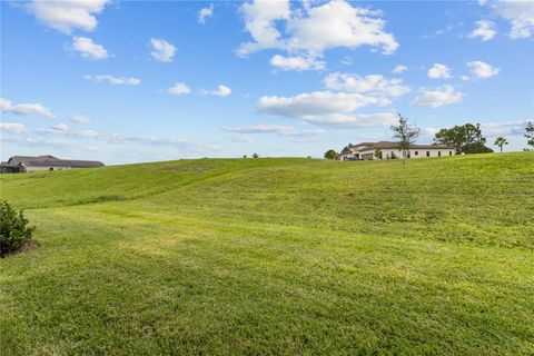 A home in AUBURNDALE