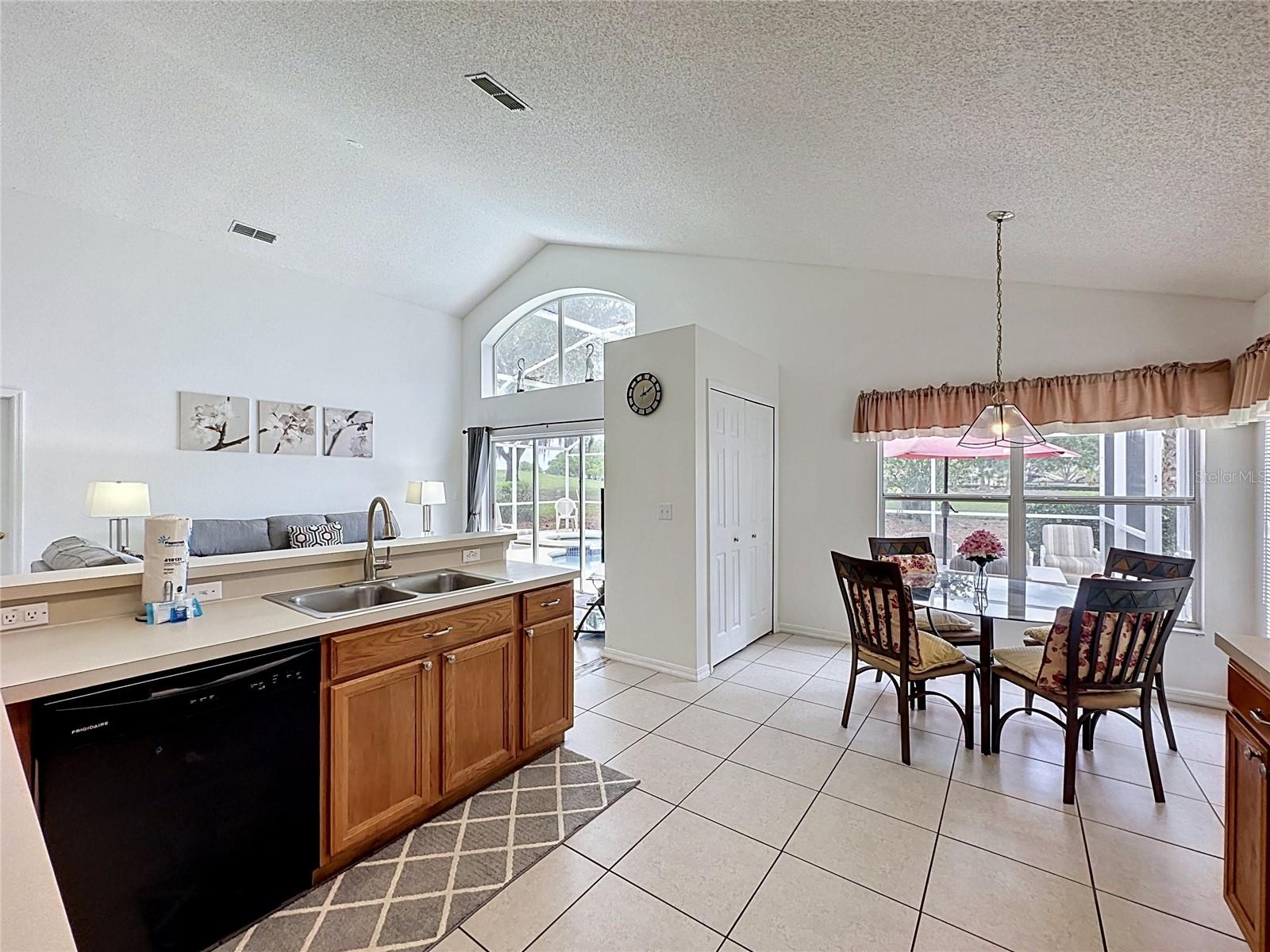 CARIBBEAN COVE - Residential