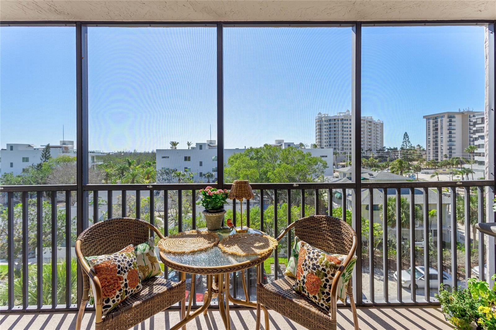 LIDO TOWERS - Residential