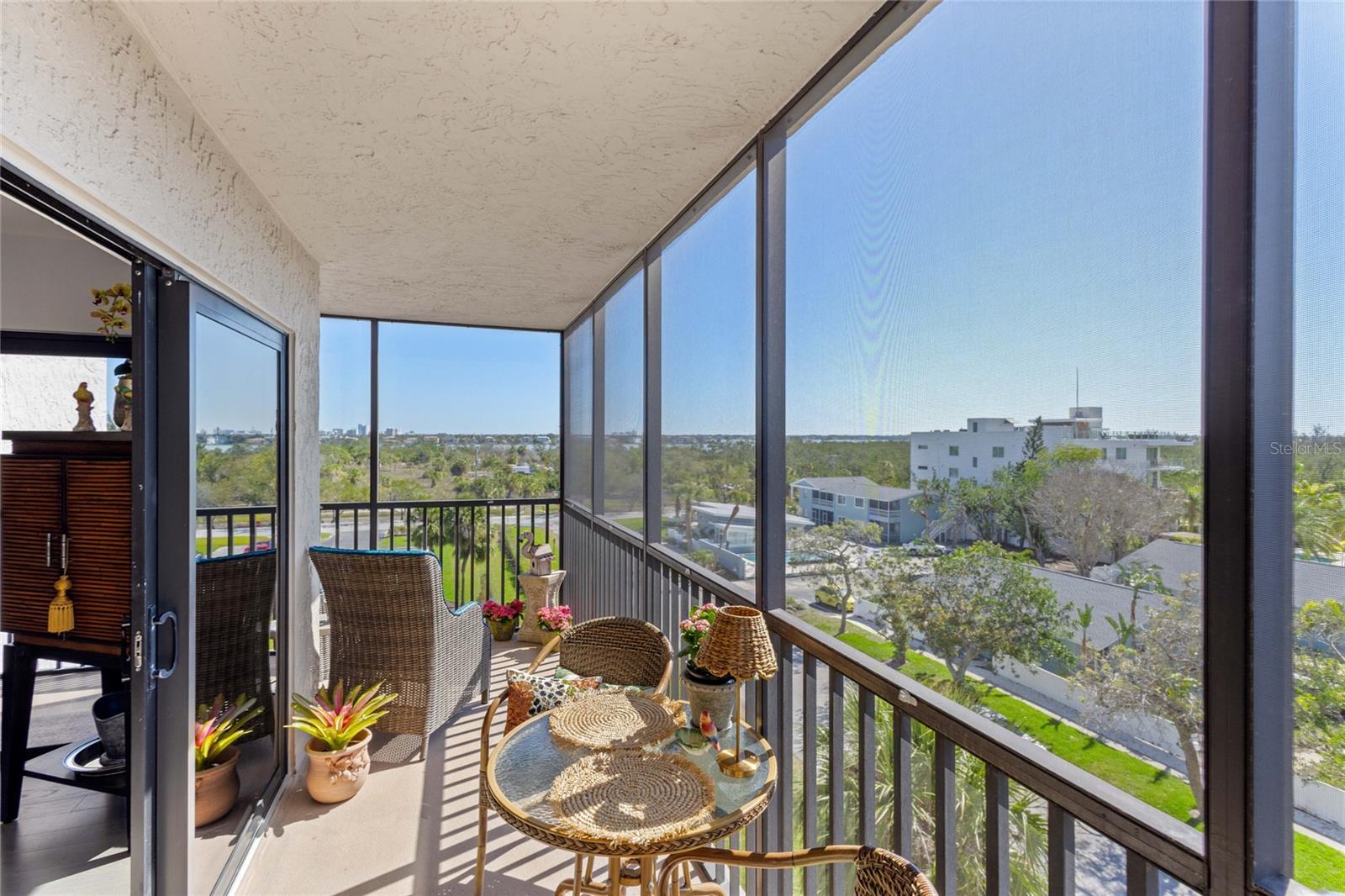 LIDO TOWERS - Residential