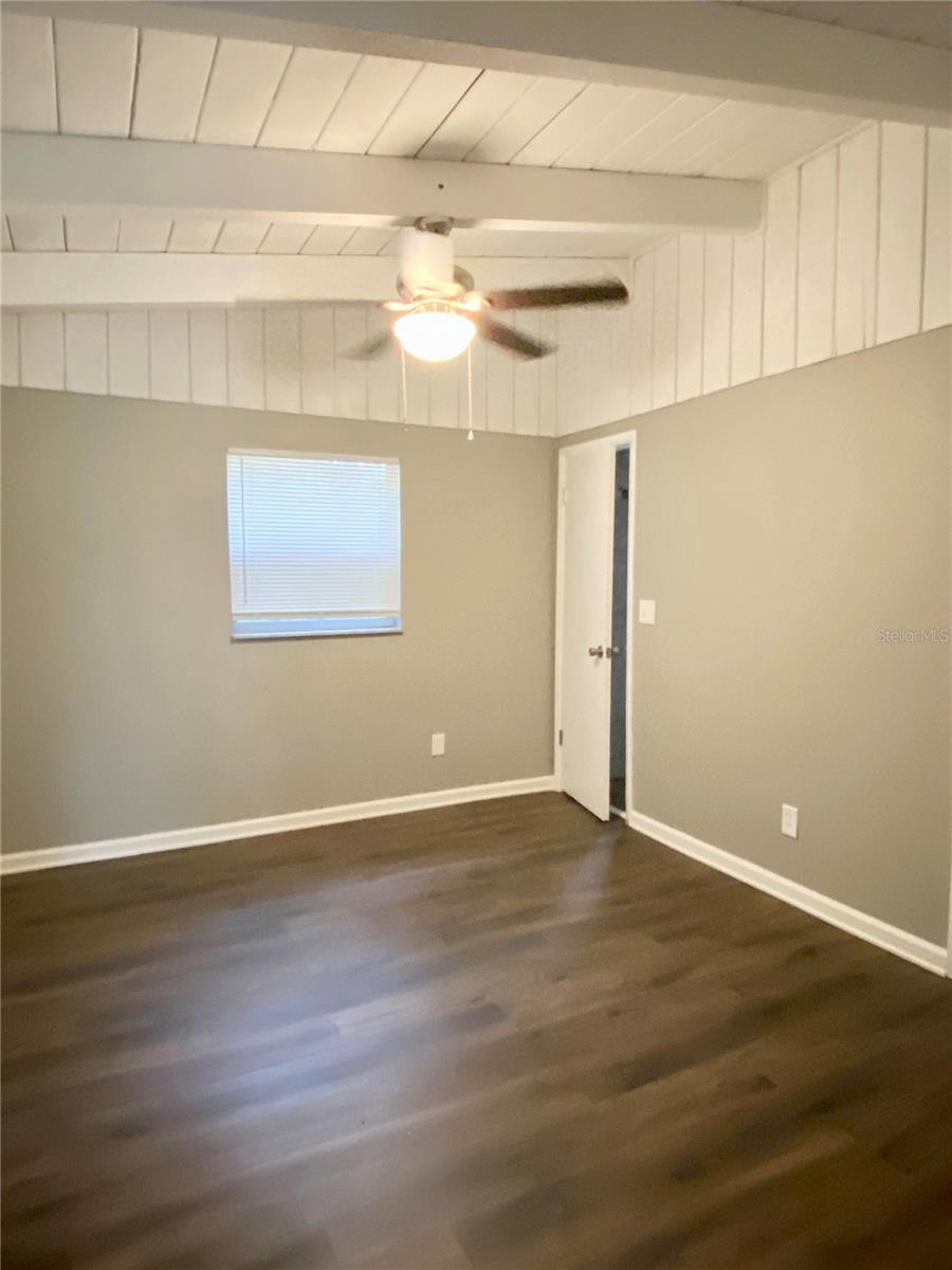 FLOWERS & STUART OAK GROVE S - Residential Income