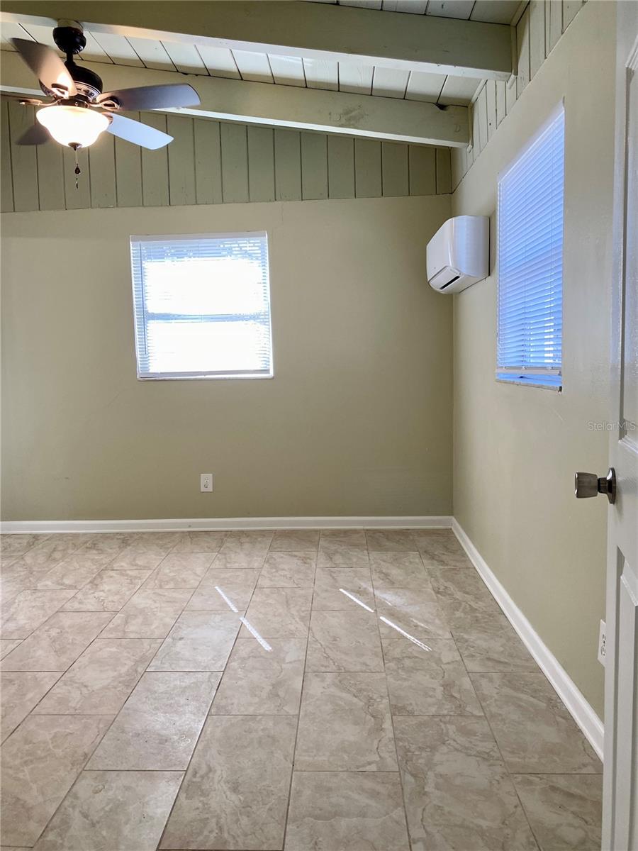 FLOWERS & STUART OAK GROVE S - Residential Income