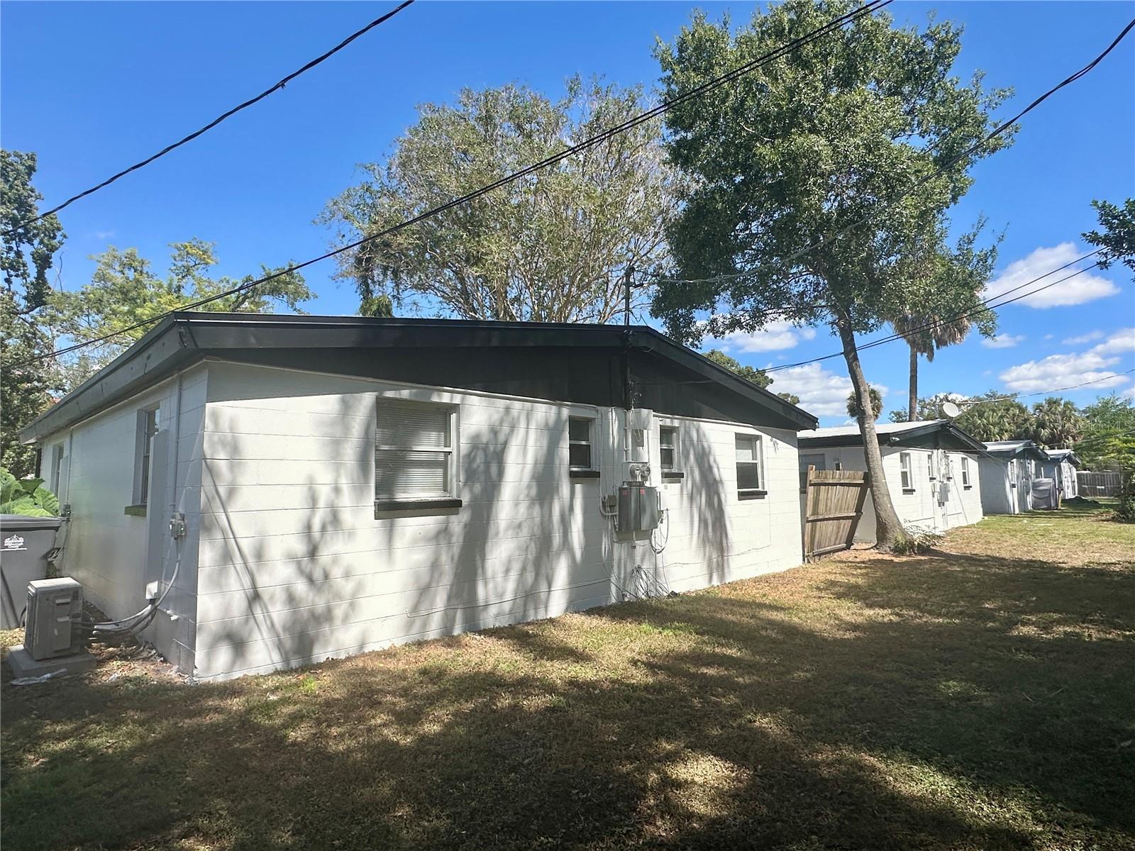 FLOWERS & STUART OAK GROVE S - Residential Income