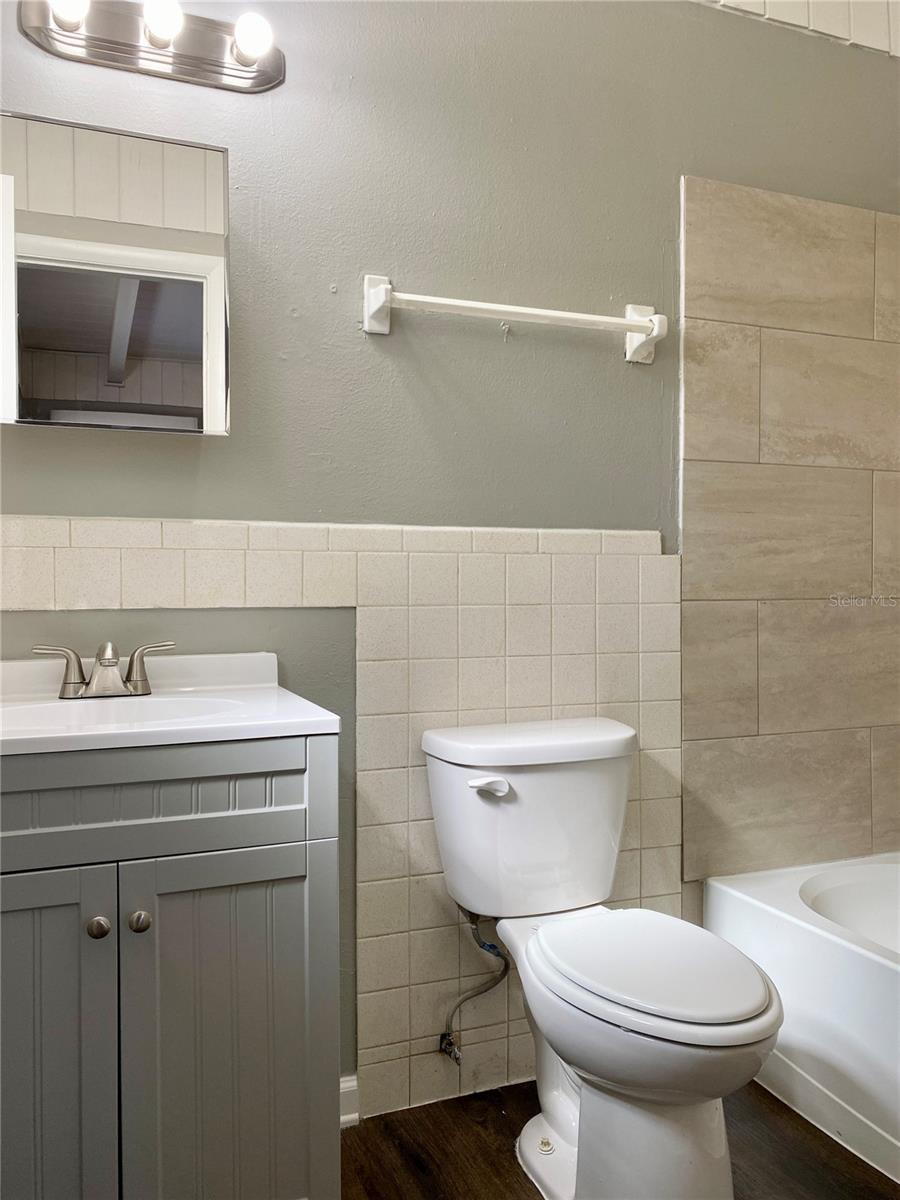 FLOWERS & STUART OAK GROVE S - Residential Income