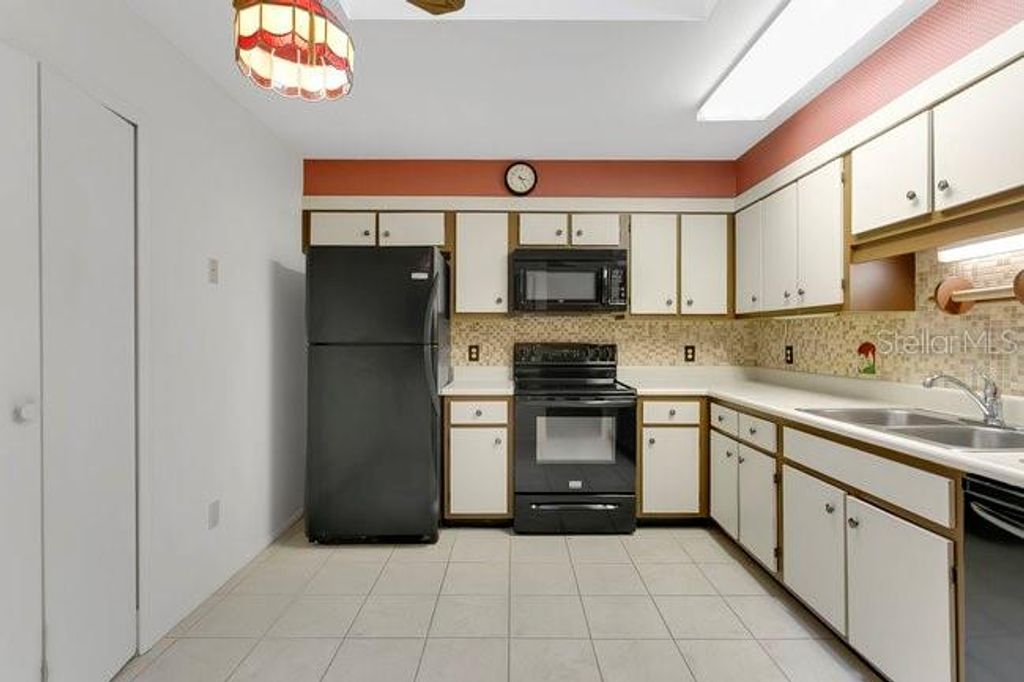 Photo of 430 Evesham Place, Longwood, FL 32779 (MLS # O6362757)