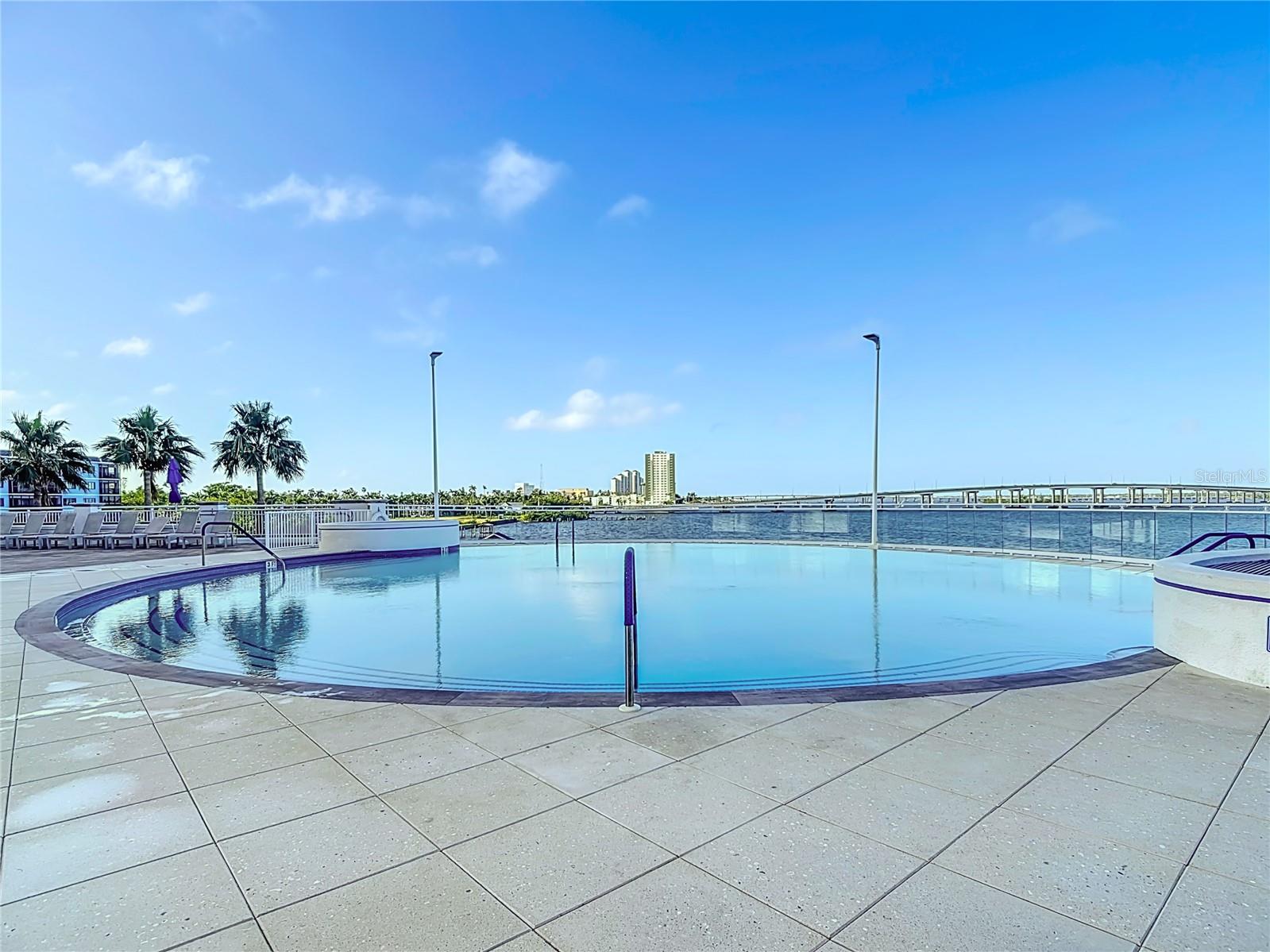 ST TROPEZ - Residential