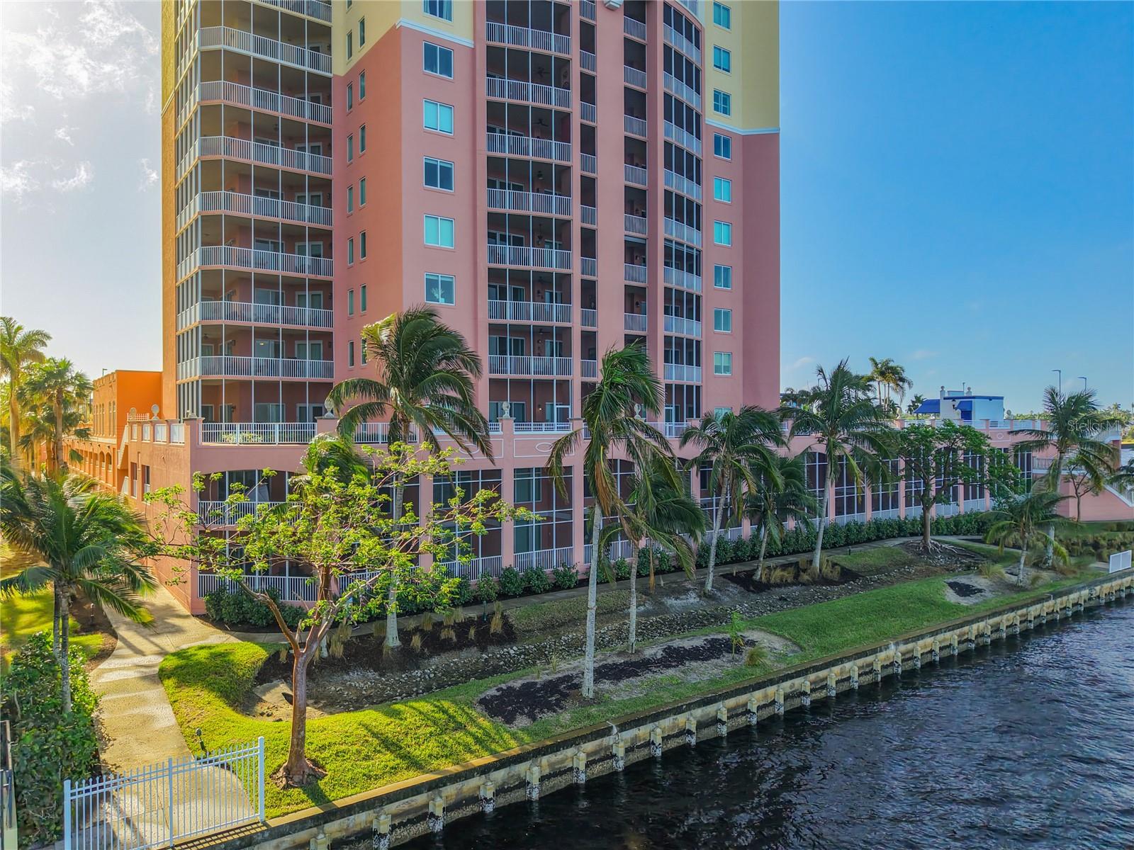 ST TROPEZ - Residential