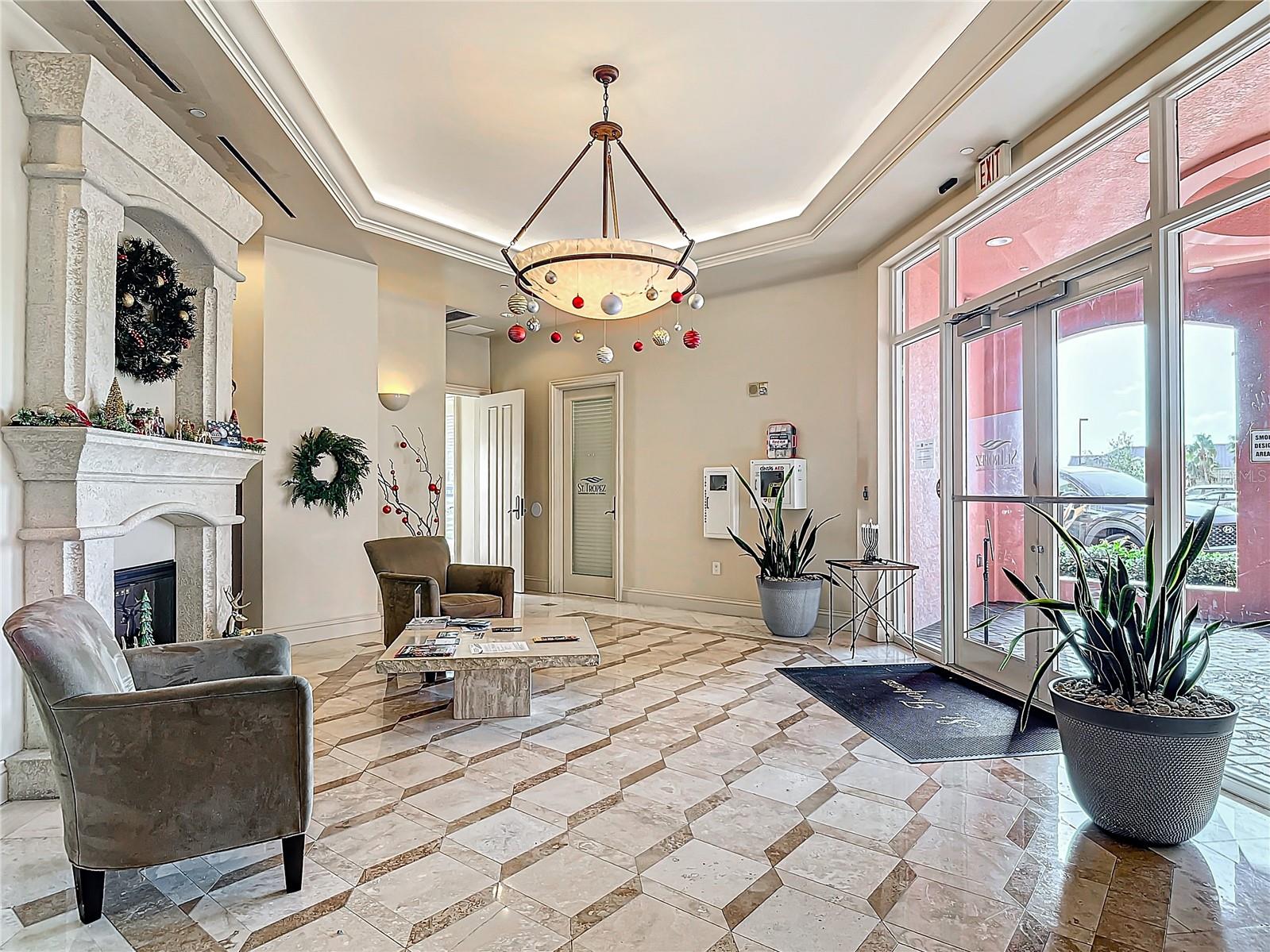 ST TROPEZ - Residential