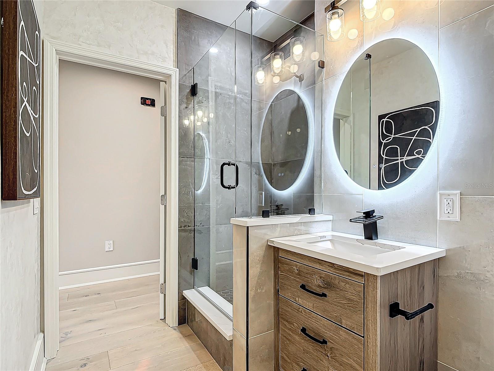 ST TROPEZ - Residential