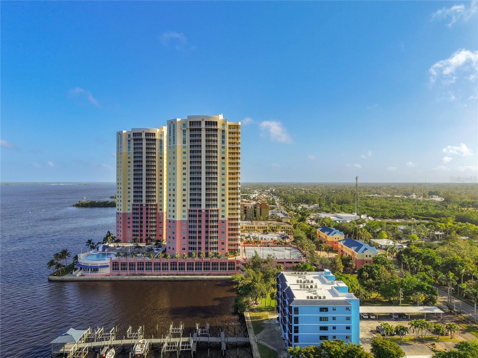 ST TROPEZ - Residential