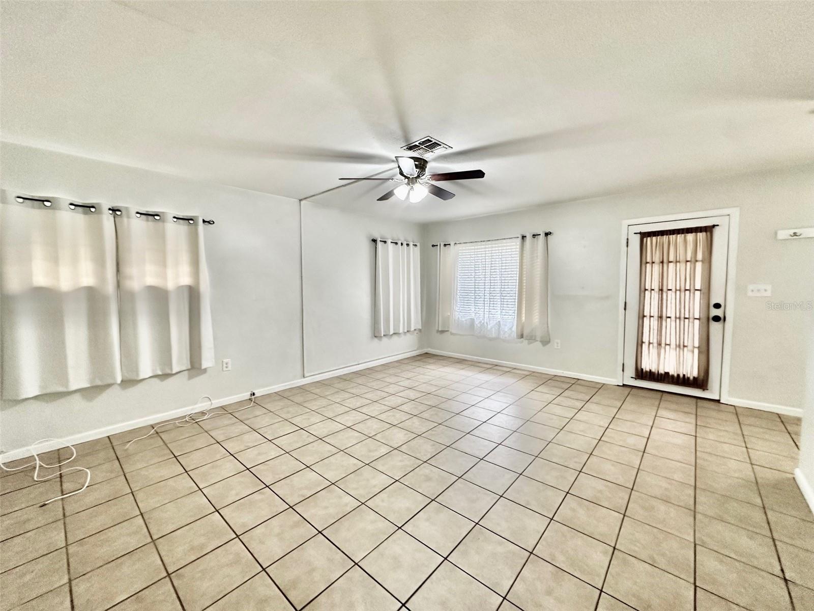 DUNEDIN ISLES 1 - Residential Lease