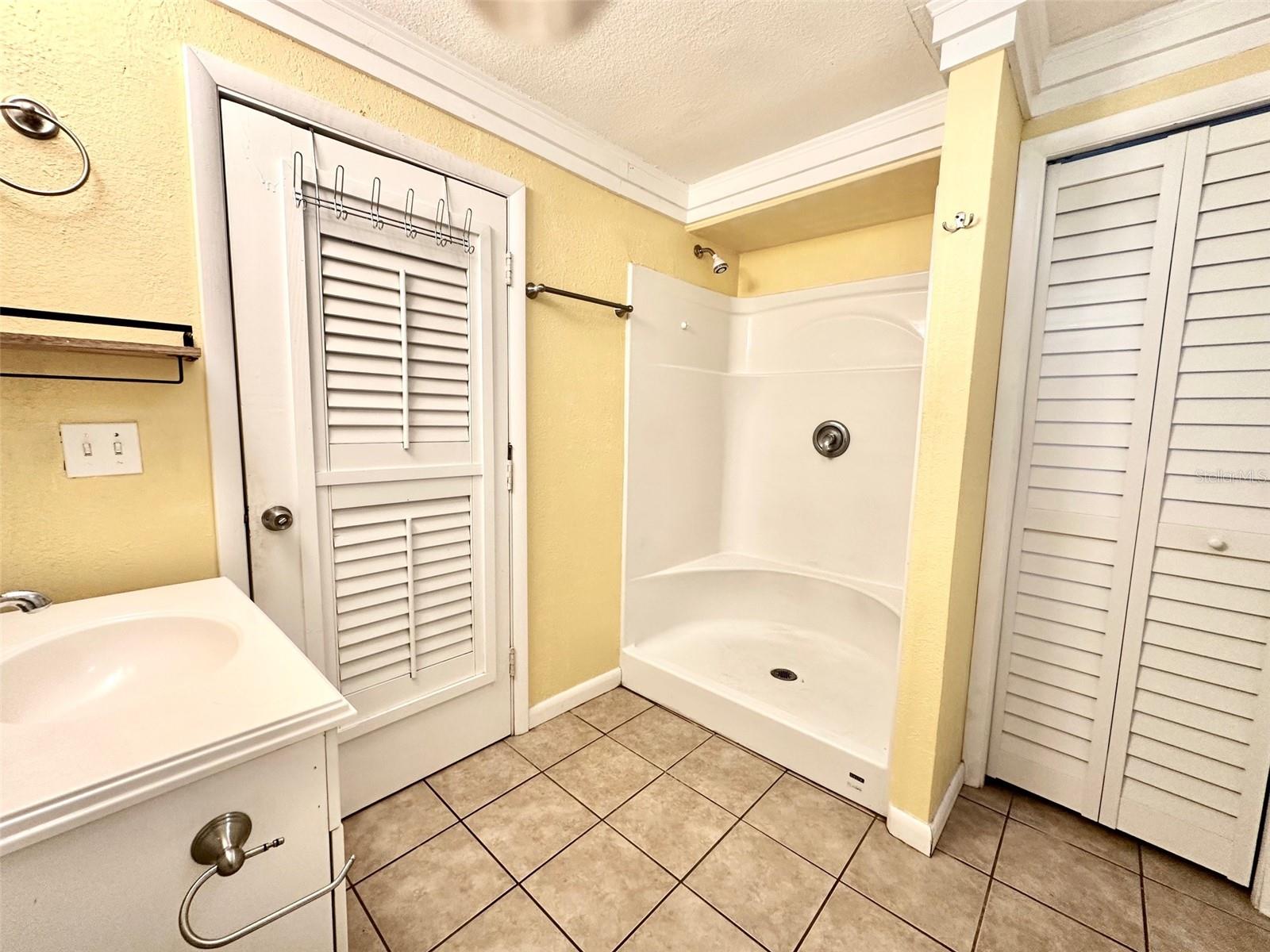 DUNEDIN ISLES 1 - Residential Lease