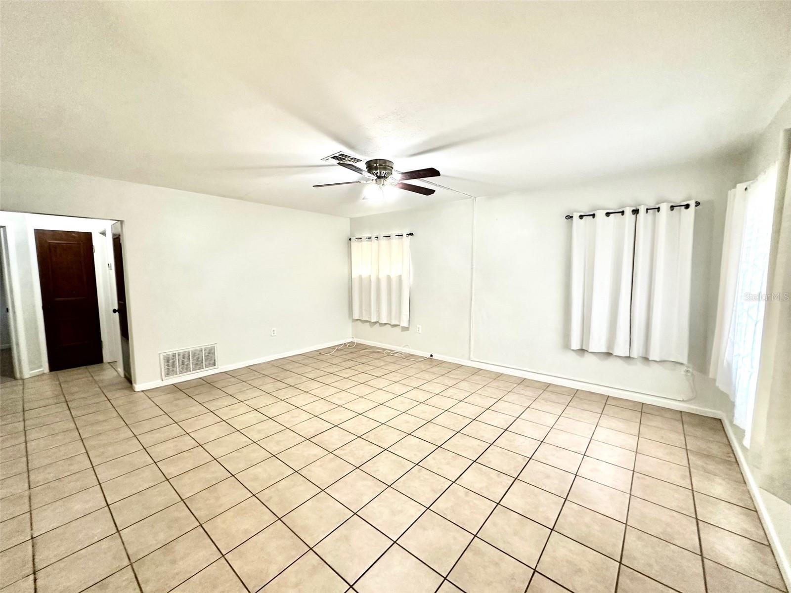 DUNEDIN ISLES 1 - Residential Lease