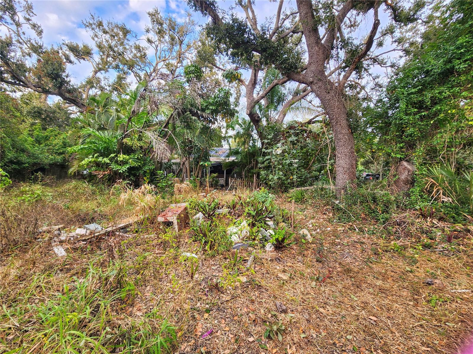 SOUTH VENICE - Residential