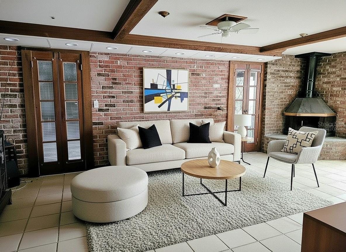 SOUTH VENICE - Residential