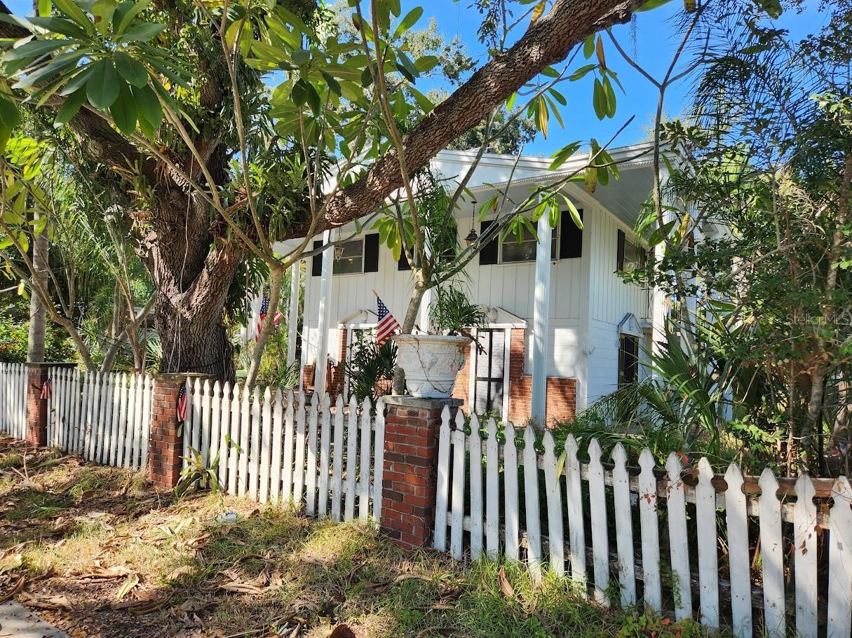 SOUTH VENICE - Residential