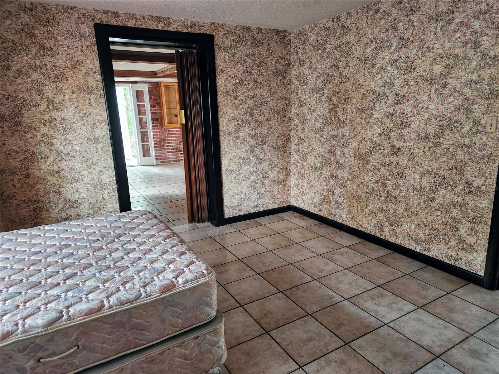 SOUTH VENICE - Residential