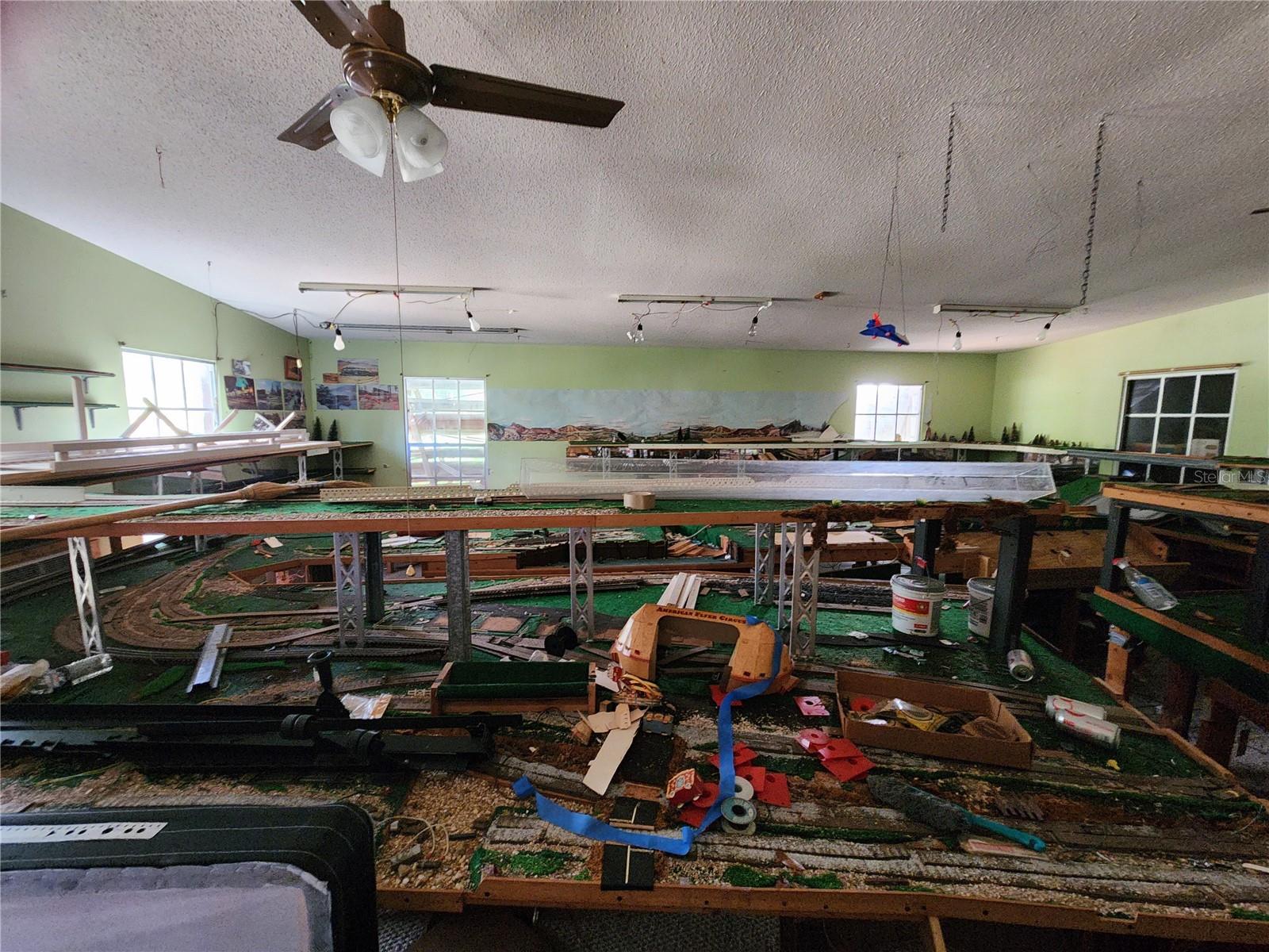 SOUTH VENICE - Residential