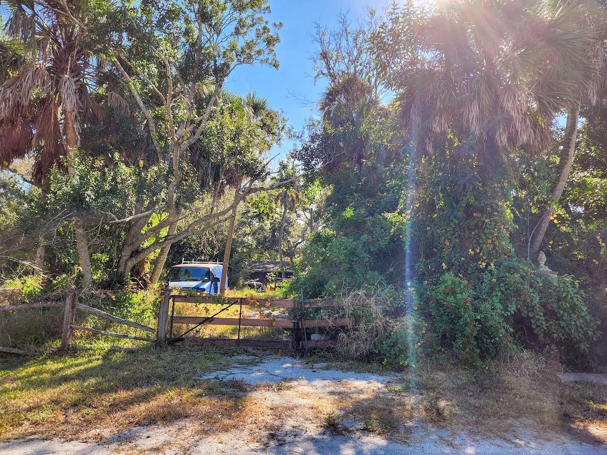 SOUTH VENICE - Residential