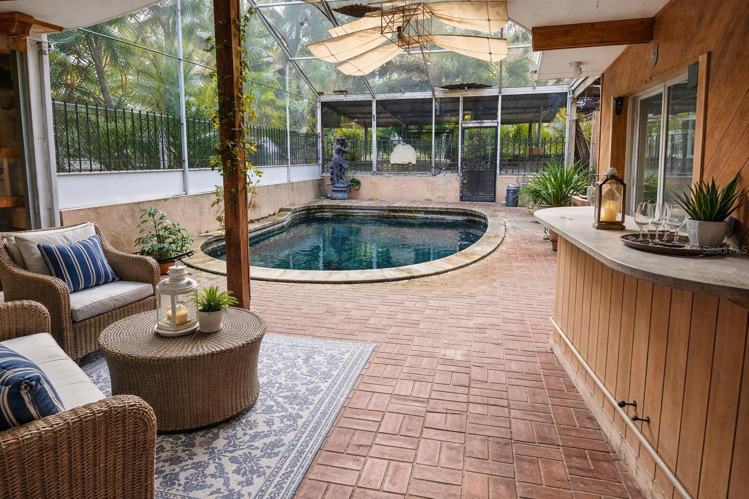 SOUTH VENICE - Residential