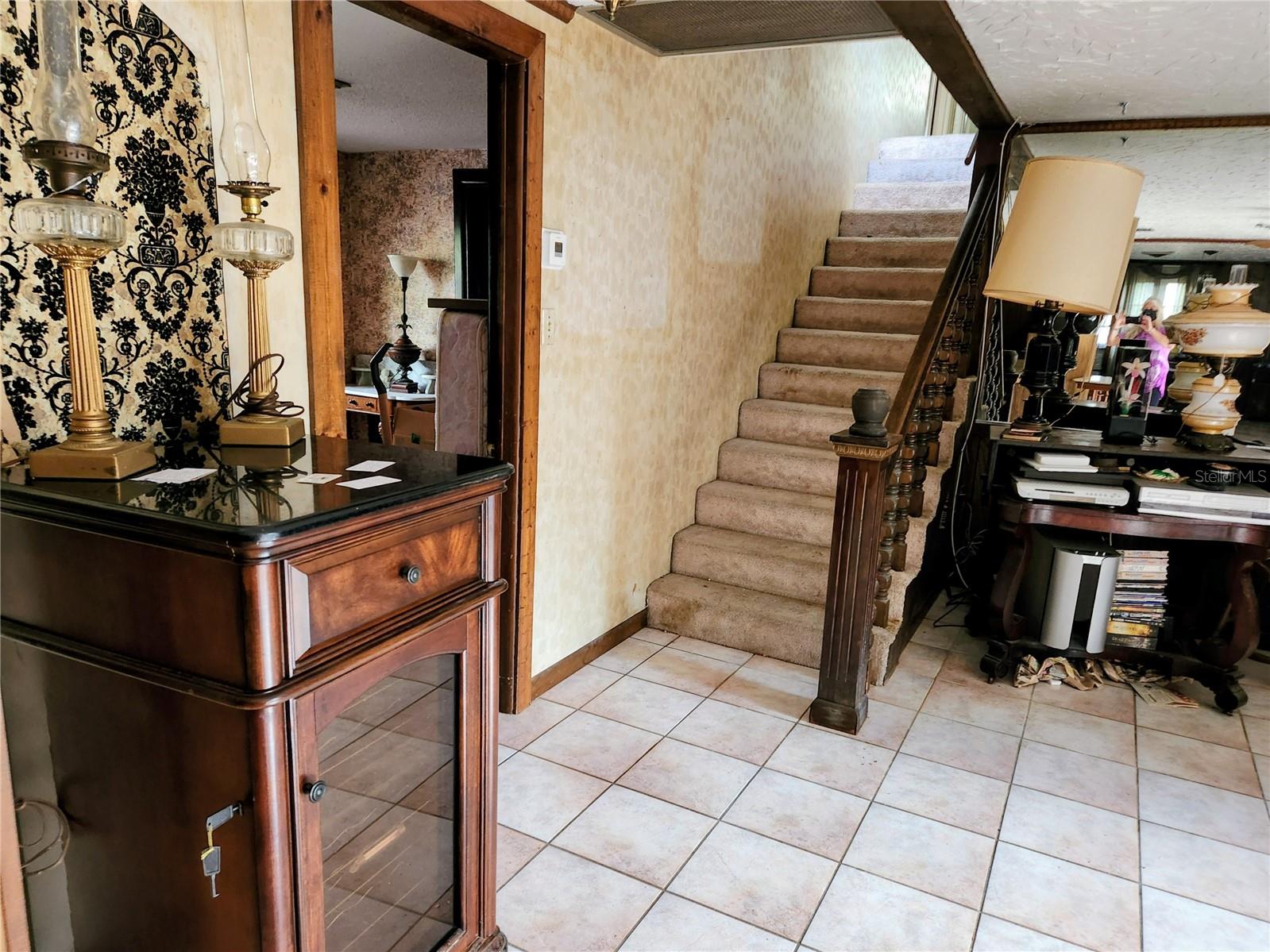 SOUTH VENICE - Residential