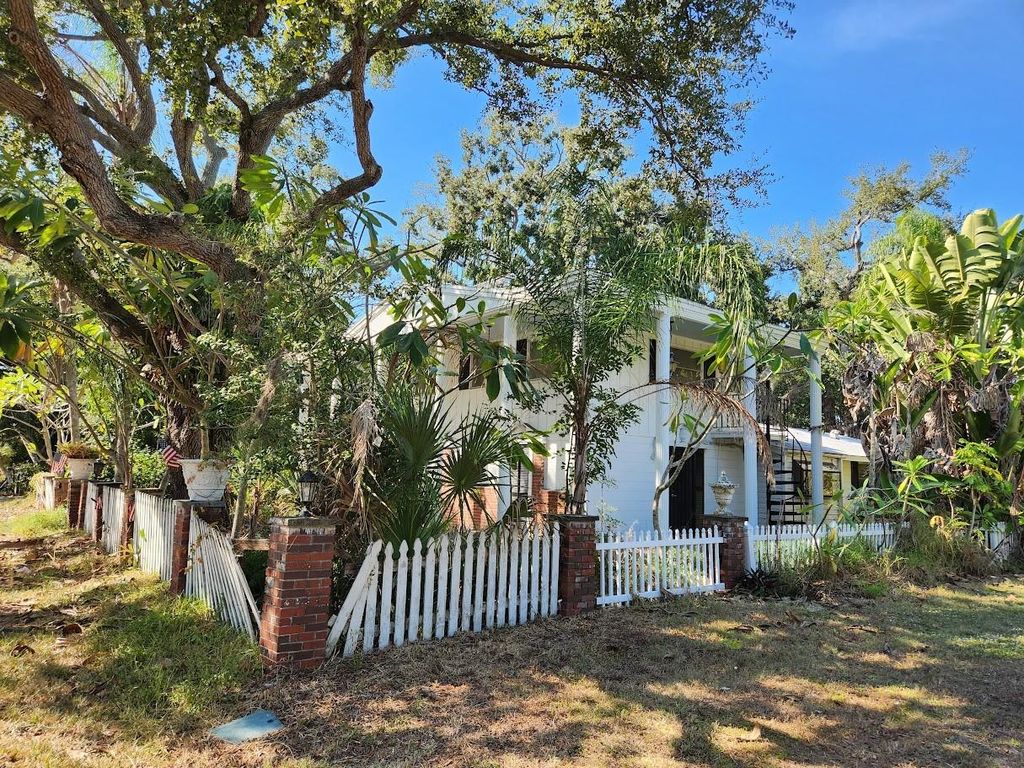 Photo of 286 Shamrock Drive, Venice, FL 34293 (MLS # N6141807)