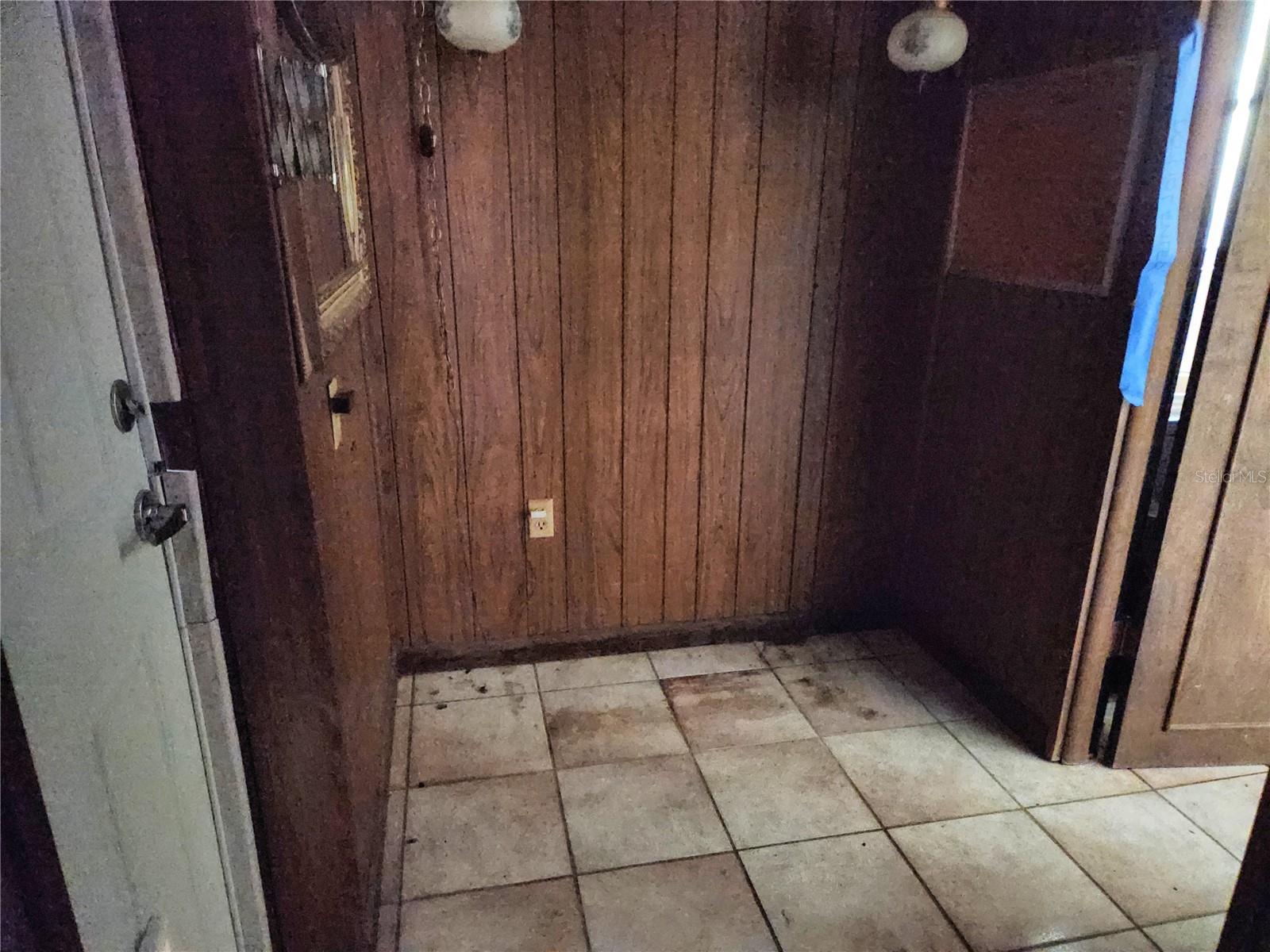 SOUTH VENICE - Residential